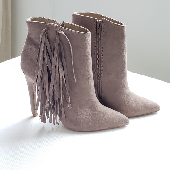Qupid Shoes - Qupid Tan/Grey Suede Fringe Booties